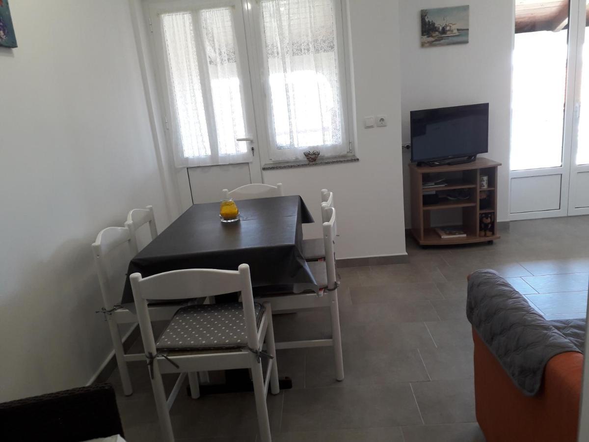 Apartmani Roza Lopar Ngoại thất bức ảnh