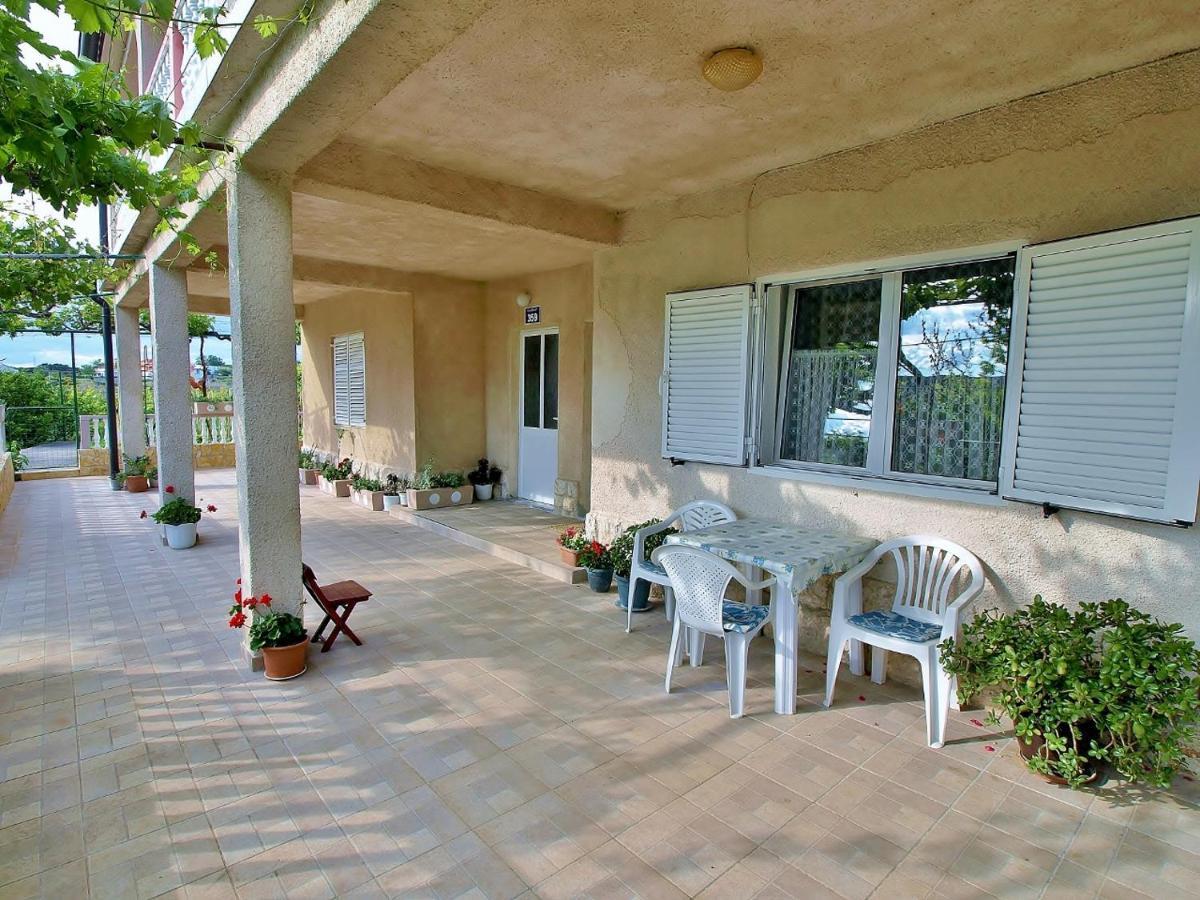 Apartmani Roza Lopar Ngoại thất bức ảnh