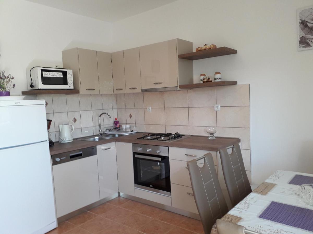 Apartmani Roza Lopar Ngoại thất bức ảnh
