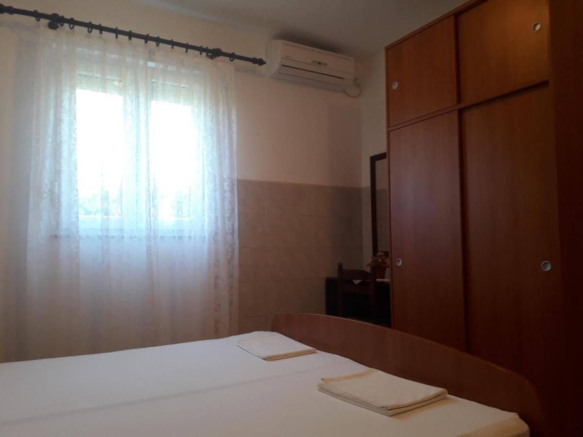 Apartmani Roza Lopar Ngoại thất bức ảnh