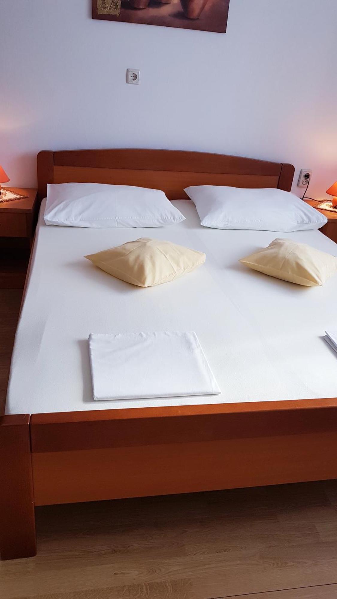 Apartmani Roza Lopar Ngoại thất bức ảnh