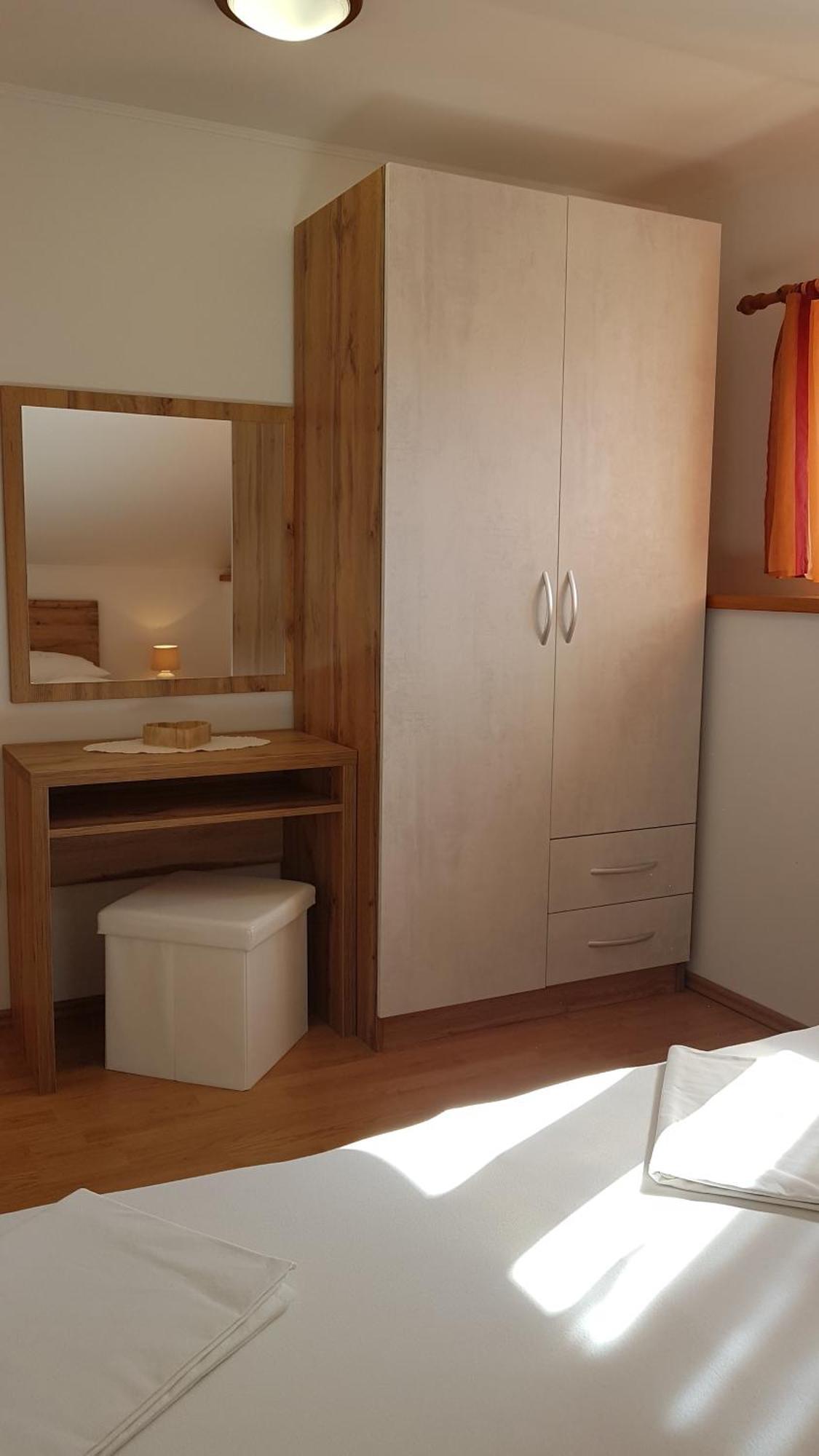 Apartmani Roza Lopar Ngoại thất bức ảnh