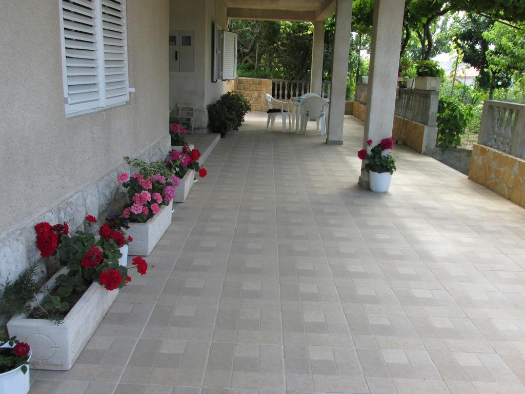 Apartmani Roza Lopar Ngoại thất bức ảnh