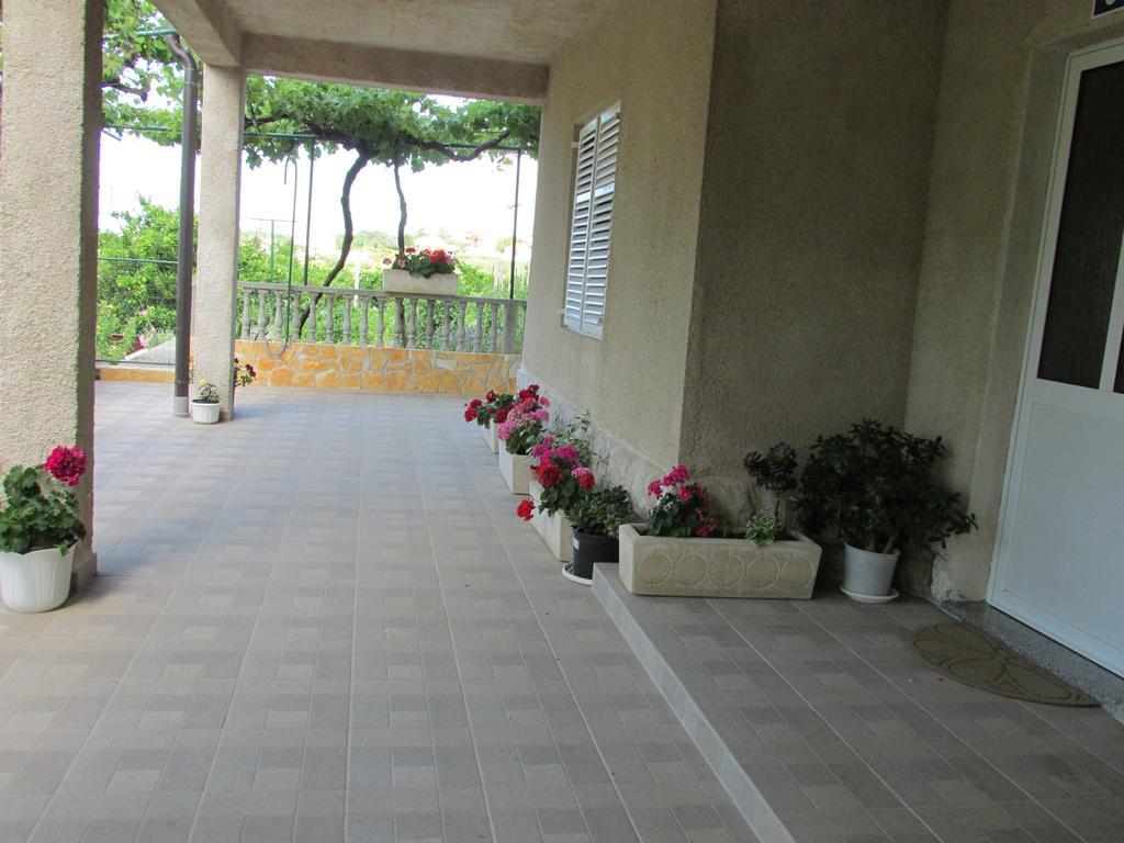 Apartmani Roza Lopar Ngoại thất bức ảnh