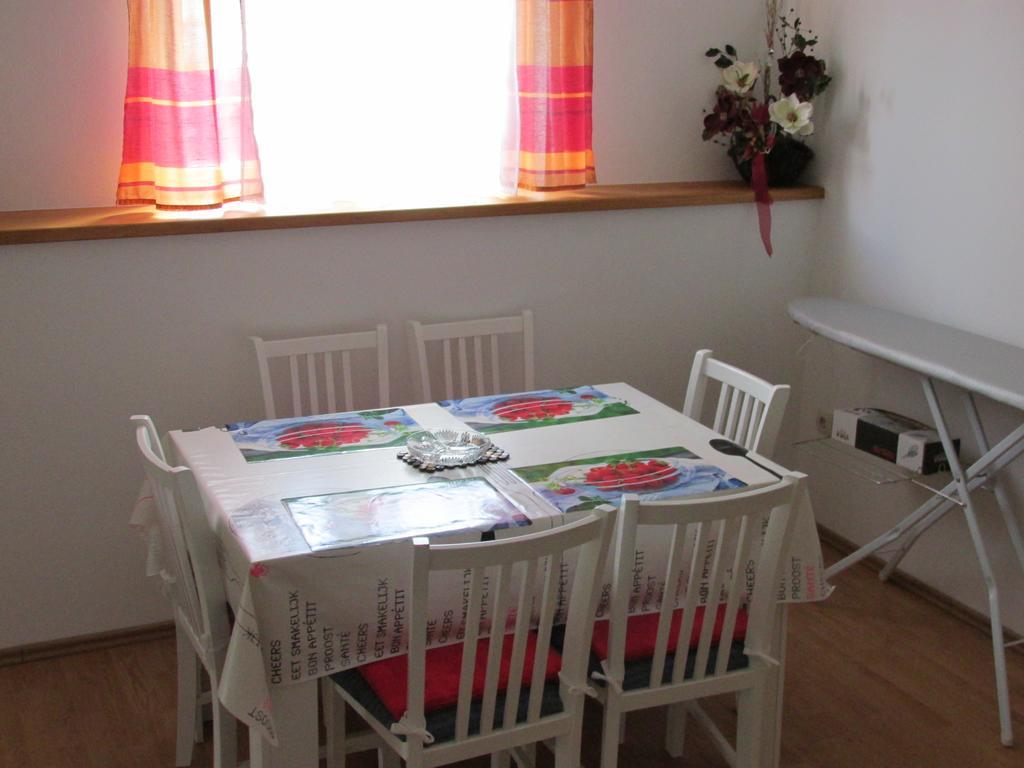 Apartmani Roza Lopar Ngoại thất bức ảnh