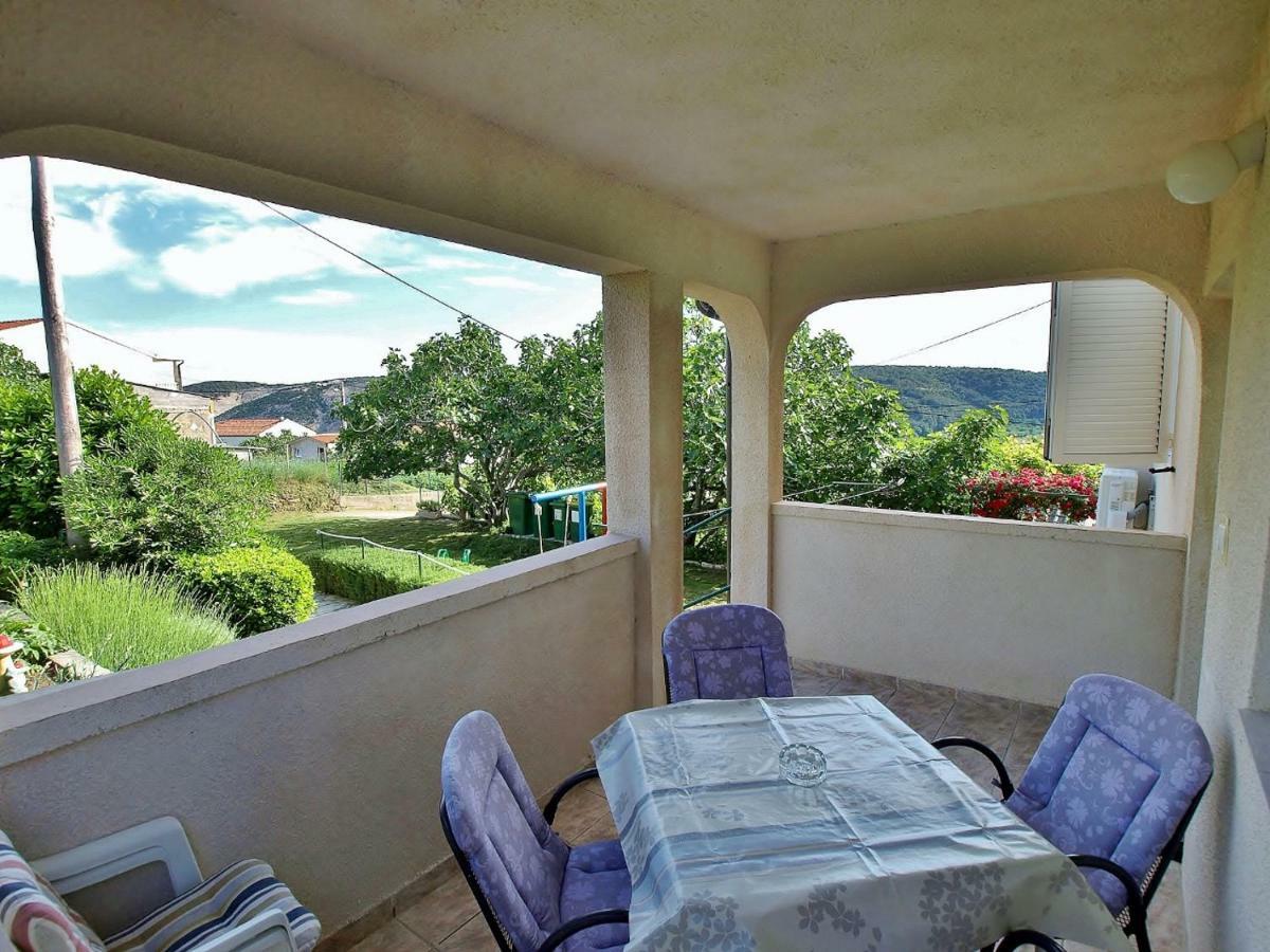 Apartmani Roza Lopar Ngoại thất bức ảnh